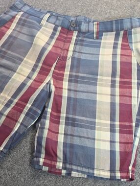 ...Lost Plaid Cotton Blend Men’s Shorts in Blue & Burgundy Size 38